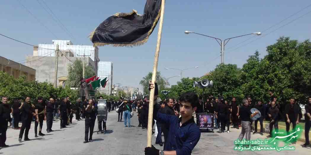 28-06-97 تاسوعای حسینی در کازرون / عکس: محمدمهدی اسدزاده