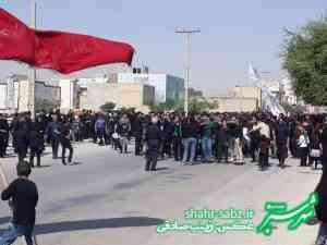 28-6-97 تاسوعای حسینی در بهشت زهرای کازرون/ عکس: زینب صادقی