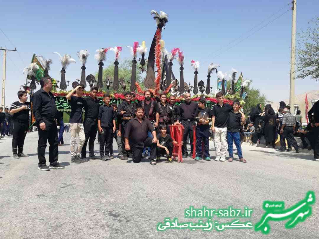 28-6-97 تاسوعای حسینی در بهشت زهرای کازرون/ عکس: زینب صادقی