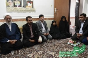 فرماندار کازرون در خشت/ عکس: محمود نوذری