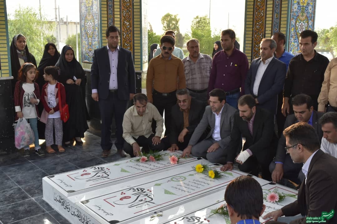 فرماندار کازرون در خشت/ عکس: محمود نوذری