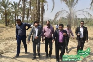 فرماندار کازرون در خشت/ عکس: محمود نوذری