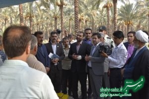 فرماندار کازرون در خشت/ عکس: محمود نوذری