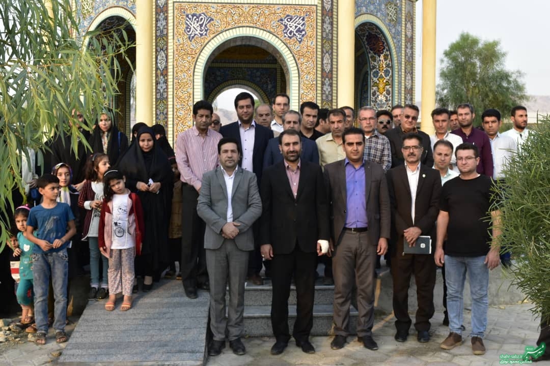 فرماندار کازرون در خشت/ عکس: محمود نوذری