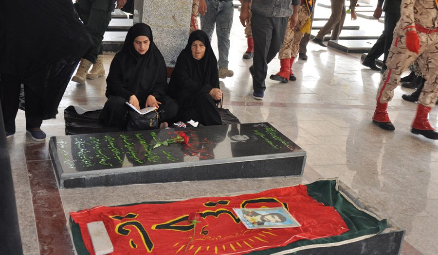 شهید حسین میرشکاری/ شهید عبدالرسول بازیار/ بهشت زهرای کازرون