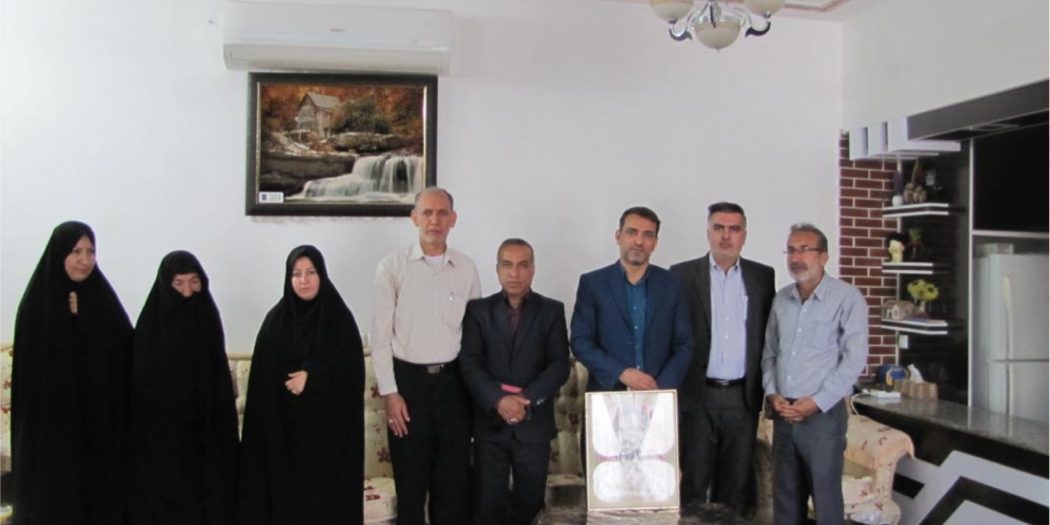 دیدار آموزش و پرورش کازرون با خانواده شهید محمدرضا محمدی