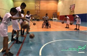 کودکان کار در زمین بسکتبال جانبازان / عکس از طاهره کریمی خرمی