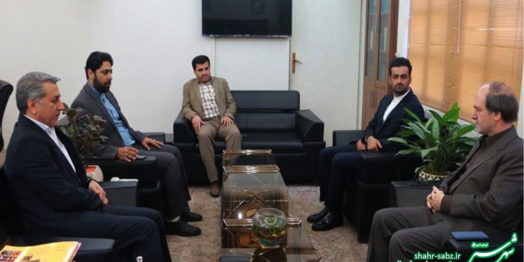 بازدید محمدمهدی احمدی از مجموعه های فرهنگی هنری شیراز/ عکس از علی روزیطلب/ محمدمهدی احمدی، صابر سهرابی، مهدی رنجبر، محسن پرهیزگار، غلامرضا یوسفی نژاد