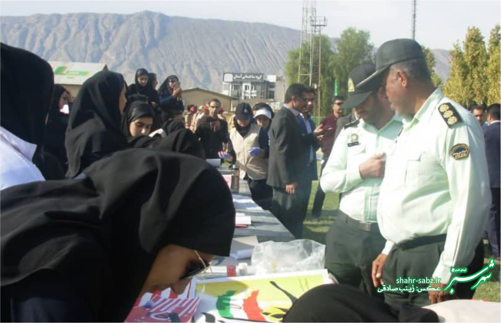 تجمع ضداستکباری دانش آموزان کازرون در 13 آبان1397/ عکس: زینب صادقی