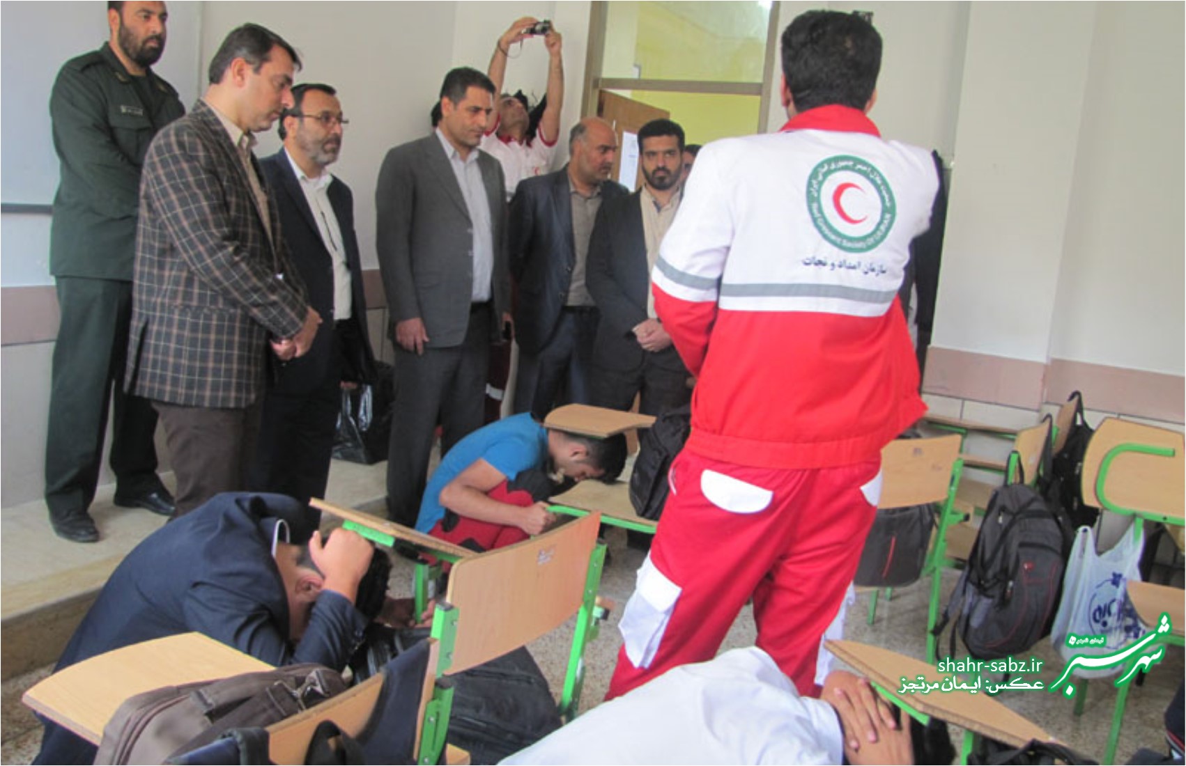 رزمایش پدافند غیرعامل در هنرستان امام خامنه ای کازرون/ عکس: ایمان مرتجز