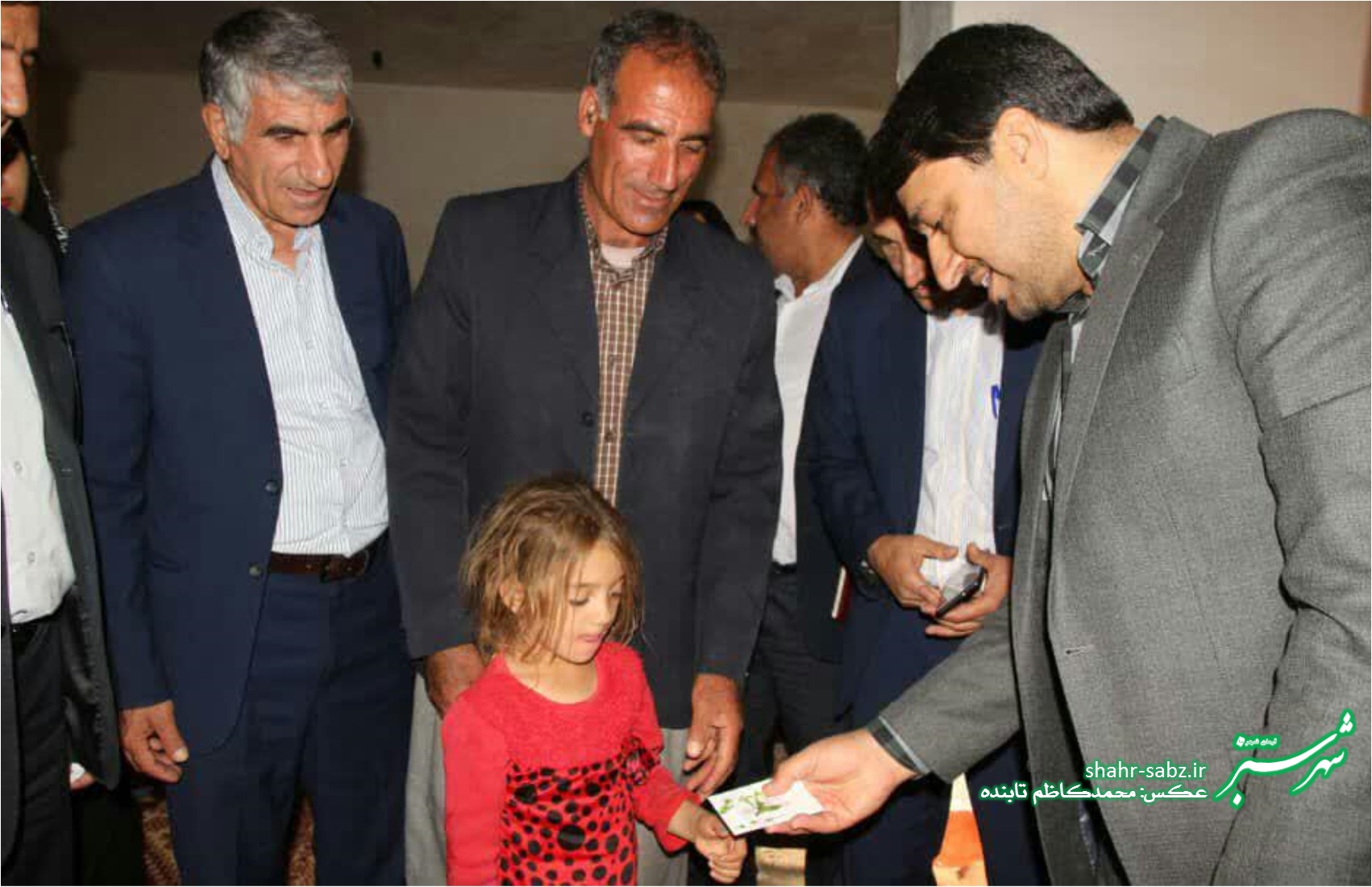 بازدید دکتر بذر افشان مدیر کل کمیته امداد امام خمینی ره .از مناطق بسیار محروم ممسنی و رستم/ عکس: محمدکاظم تابنده