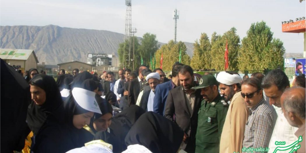 تجمع ضداستکباری دانش آموزان کازرون در 13 آبان1397/ عکس: زینب صادقی