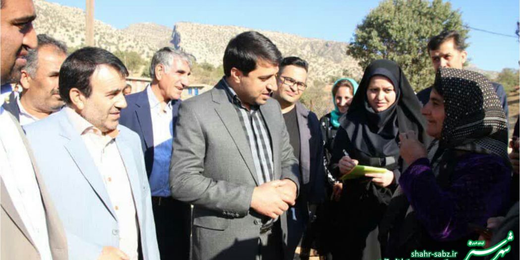 بازدید دکتر بذر افشان مدیر کل کمیته امداد امام خمینی ره .از مناطق بسیار محروم ممسنی و رستم/ عکس: محمدکاظم تابنده