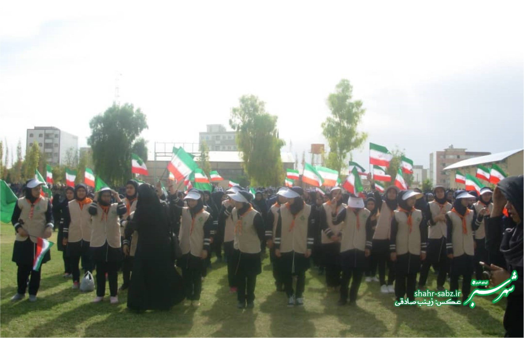 تجمع ضداستکباری دانش آموزان کازرون در 13 آبان1397/ عکس: زینب صادقی