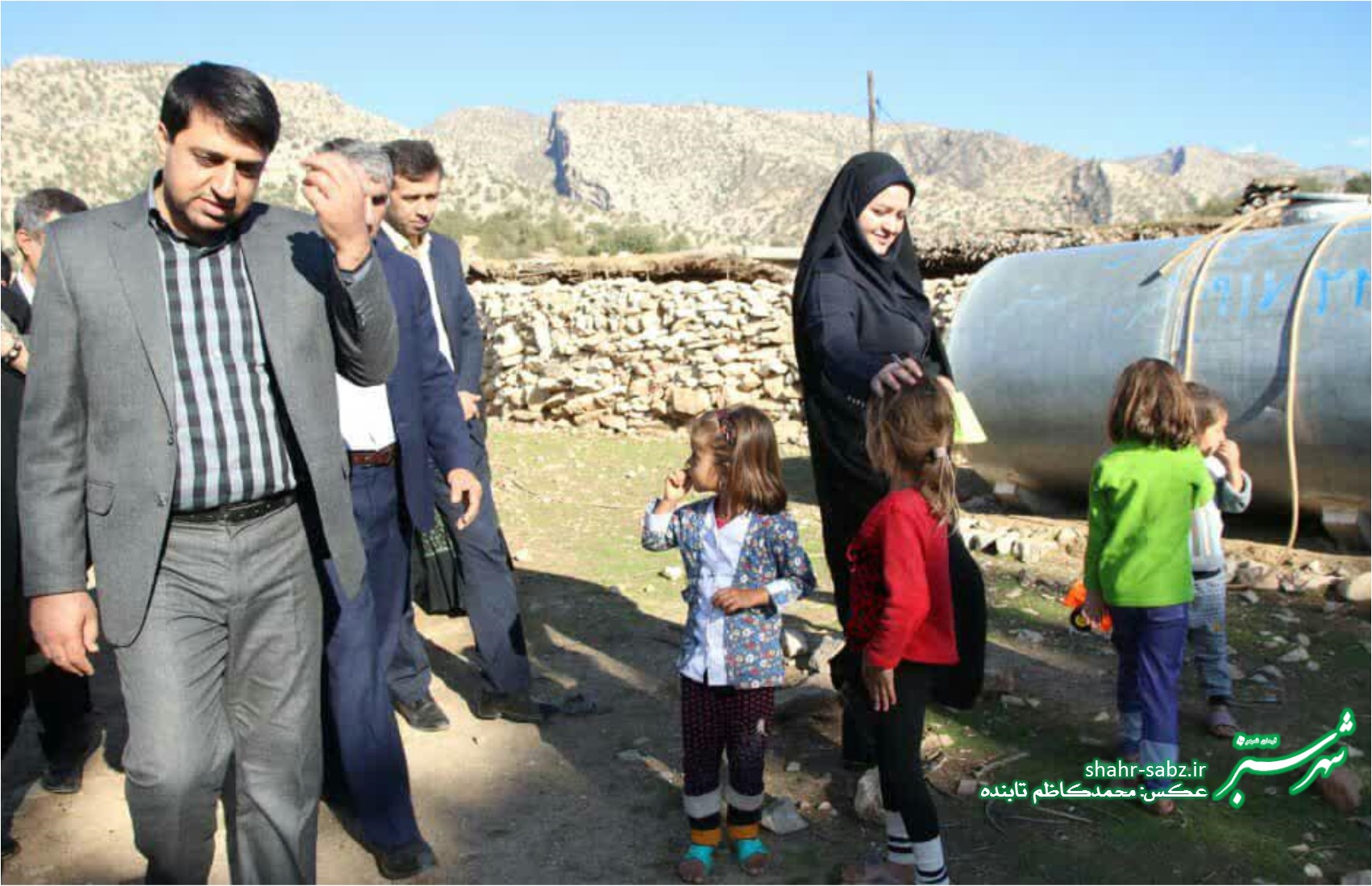 بازدید دکتر بذر افشان مدیر کل کمیته امداد امام خمینی ره .از مناطق بسیار محروم ممسنی و رستم/ عکس: محمدکاظم تابنده