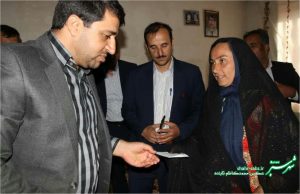 بازدید دکتر بذر افشان مدیر کل کمیته امداد امام خمینی ره .از مناطق بسیار محروم ممسنی و رستم/ عکس: محمدکاظم تابنده