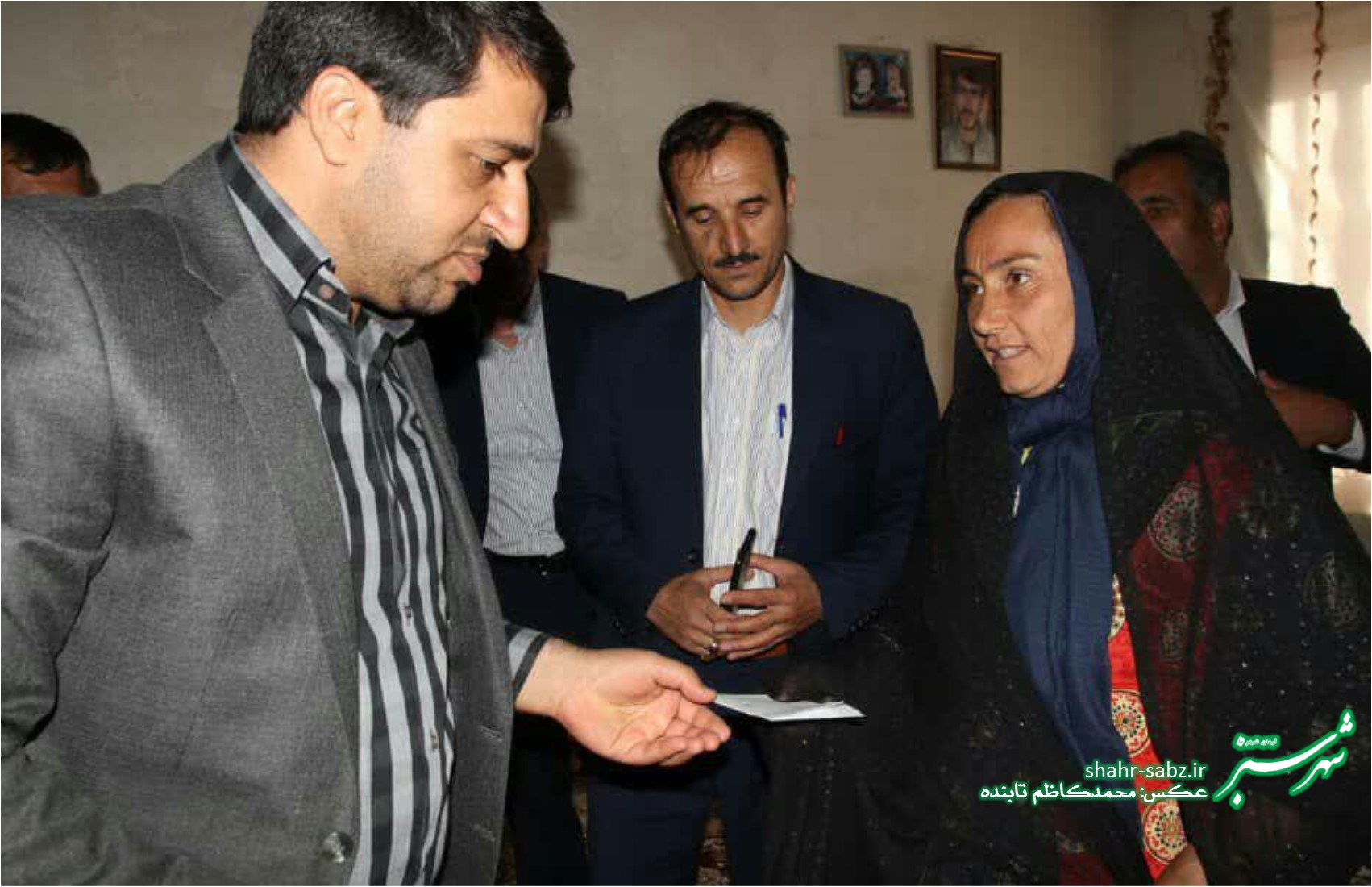 بازدید دکتر بذر افشان مدیر کل کمیته امداد امام خمینی ره .از مناطق بسیار محروم ممسنی و رستم/ عکس: محمدکاظم تابنده