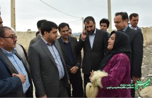 بازدید محمد بذرافشان مدیرکل کمیته امداد امام خمینی فارس و داریوش دهقان فرماندار کازرون/ روستای کنده ای/ عکس: طاهره کریمی خرمی