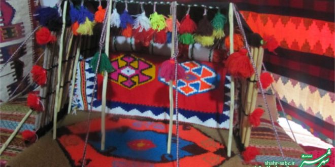 برپایی نمایشگاه غذاهای سنتی و دست ساخته های سوادآموزان در کازرون/ عکس: ایمان مرتجز