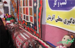 برپایی نمایشگاه غذاهای سنتی و دست ساخته های سوادآموزان در کازرون/ عکس: ایمان مرتجز