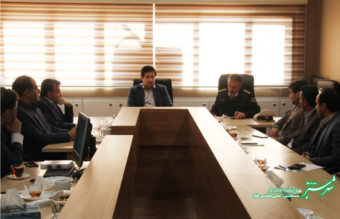 نشست معاون عمرانی شهرداری شیراز مهندس حسین آرگیو با فرماندهی پلیس راهور فارس سرهنگ مصطفی عباسی/ عکس: علی مقدس فرد
