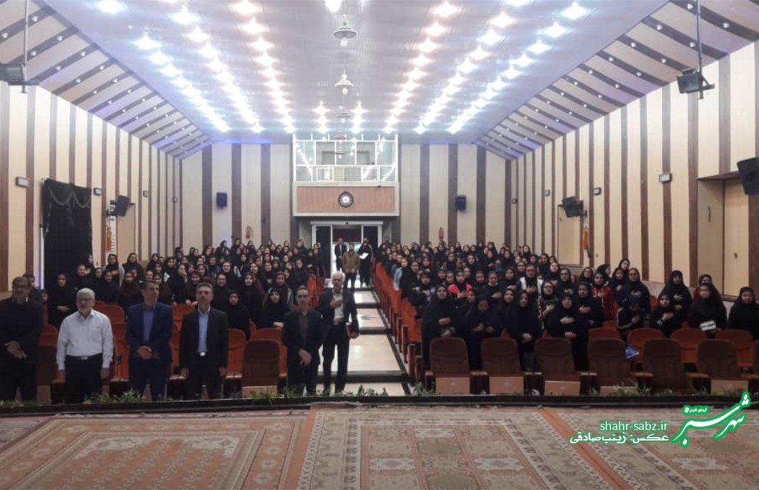 همایش تجلیل از دانش آموزان مقام آور/ عکس: زینب صادقی