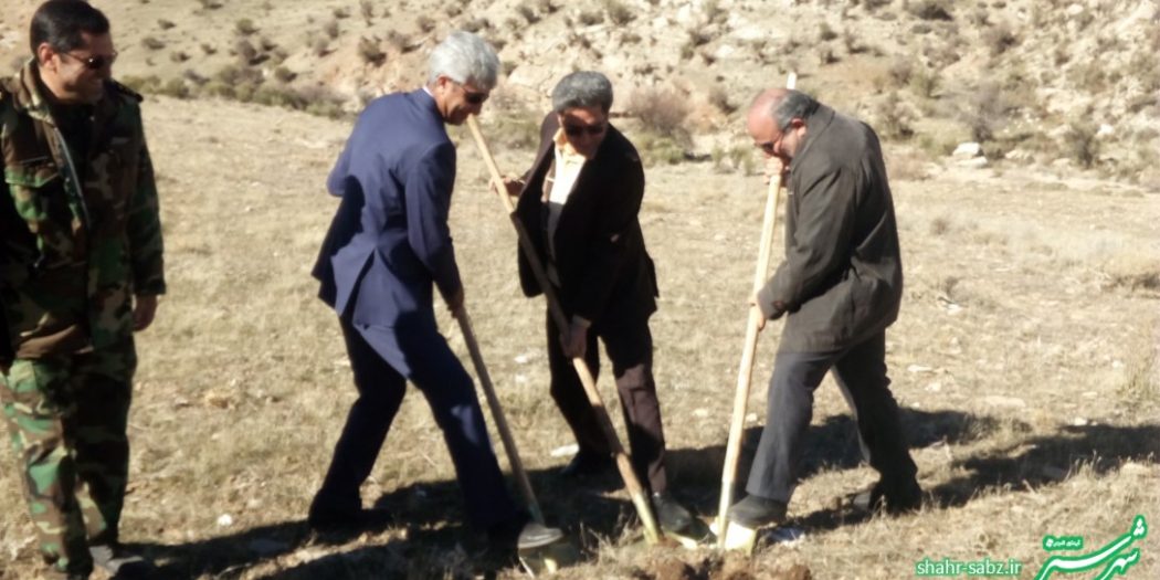 اجرای طرح غنی سازی بیولوژیک جهت کاشت بذر ۲۱۰ هکتار جنگل منطقه پیرشکفت