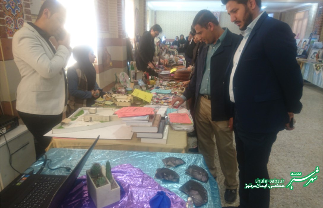 نمایشگاه معرفی مشاغل دبیرستان الزهرا(س) کازرون/ عکس: ایمان مرتجز