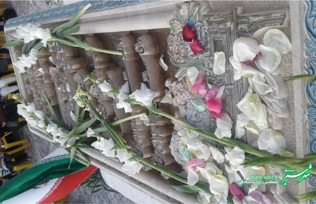 مقبره ناصر دیوان کازرونی/ بزرگداشت ناصر دیوان کازرونی/ عکس: زینب صادقی