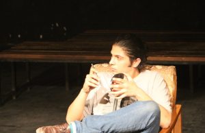 نمایش زندگی در تئاتر/ حنیف سلطانی سروستانی و سروش عباسی/ عکس: محمدمهدی اسدزاده