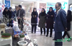 بازار هنری دانش آموزان هنرستان فاطمه زهرا کازرون به مناسبت عید نوروز/ عکس: زینب صادقی