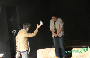 نمایش زندگی در تئاتر/ حنیف سلطانی سروستانی و سروش عباسی/ عکس: محمدمهدی اسدزاده