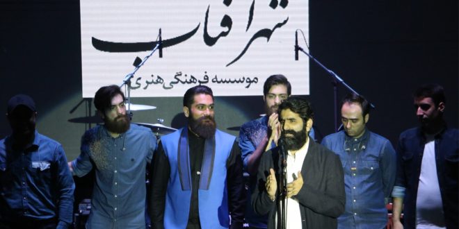 کنسرت علی زندوکیلی در شیراز/ محسن خباز و علی زندوکیلی/ عکس: محمدمهدی اسدزاده