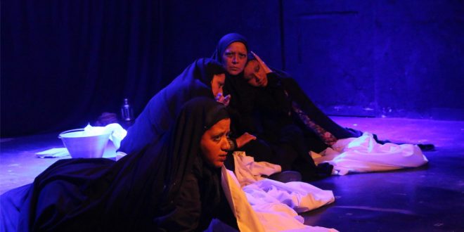 نمایش «وقتی از بریدگی های خونبار عصب می گذرد»/ عکس: محمدمهدی اسدزاده